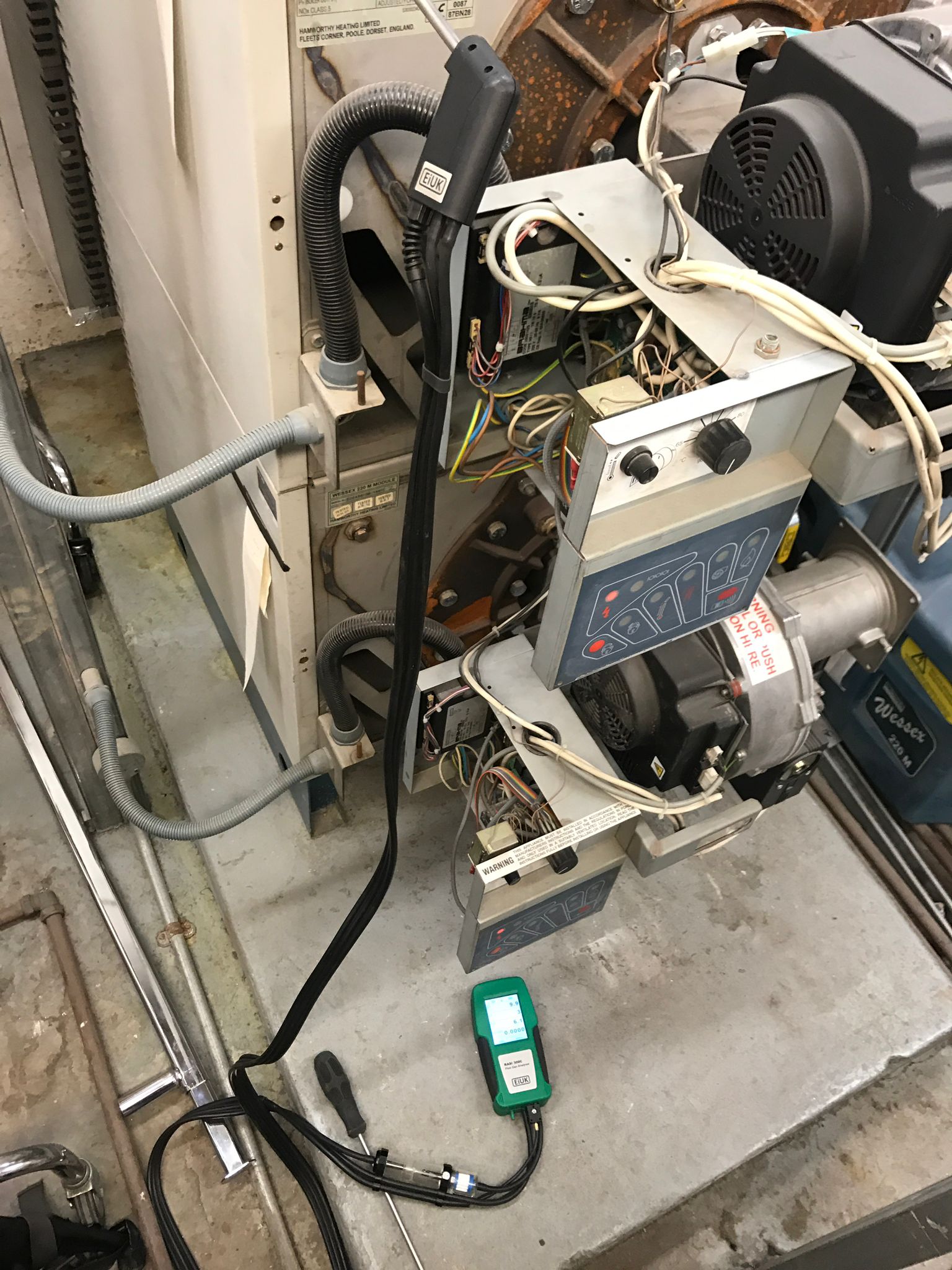 gas safe registered engineer near me Strawberry Hill, TW1